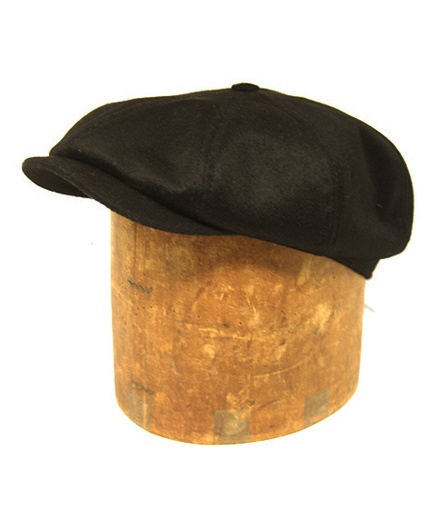 Baker Cap in Black Cashmere